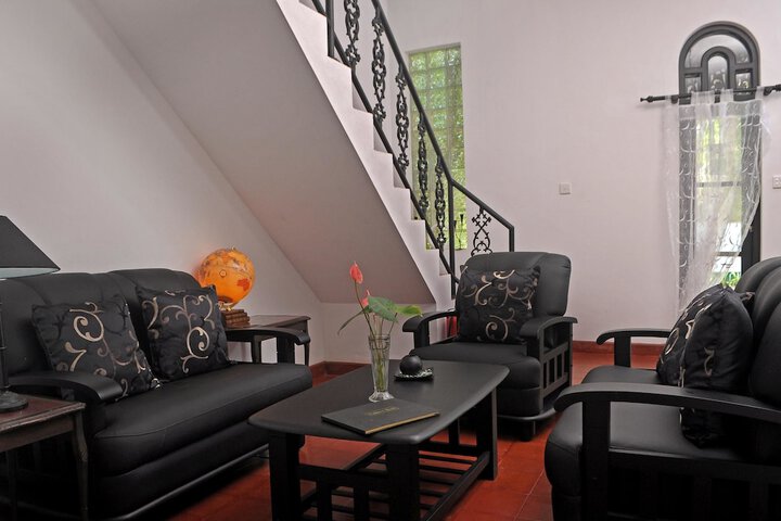 Room 5 of 11