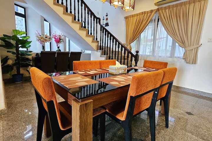 Dining 52 of 62