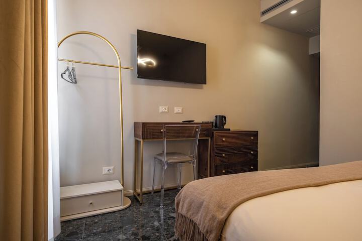 Room 42 of 78