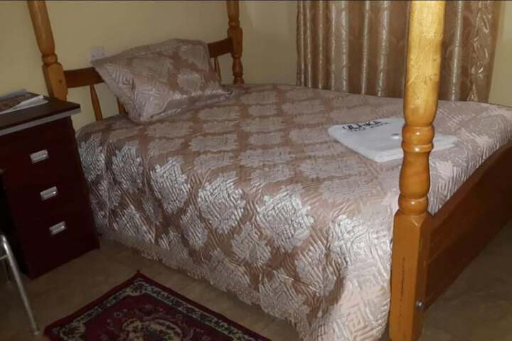 Room 5 of 13