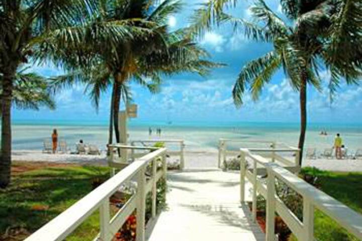 Casa Del Sol Beach Resort in Marathon, FL