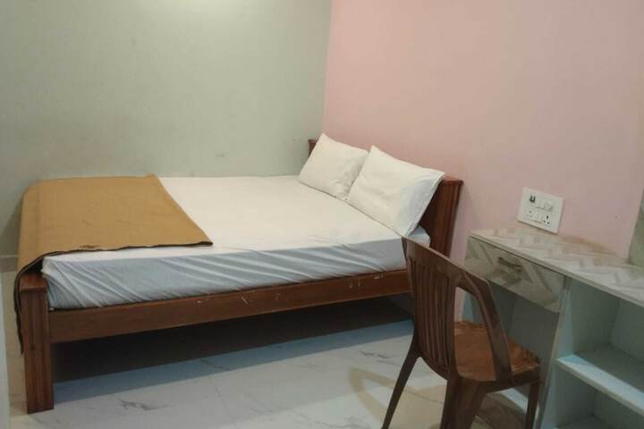 Room 7 of 40
