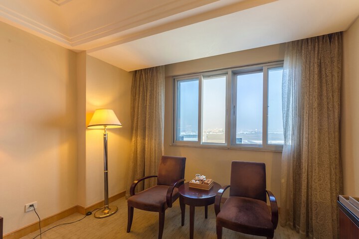 Room 25 of 39