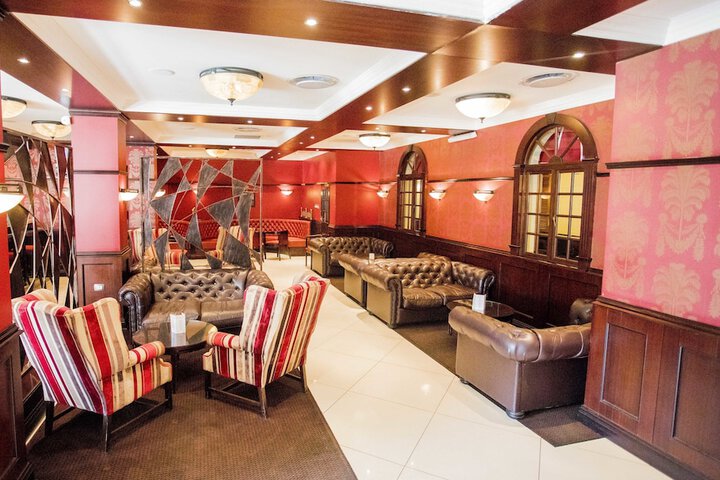 Lounge 31 of 40