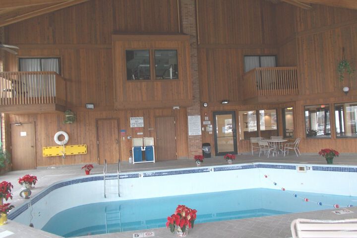 Pool 10 of 18