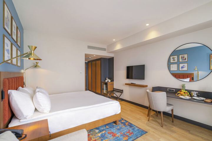 Room 8 of 75