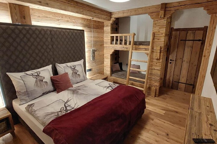 Room 4 of 37