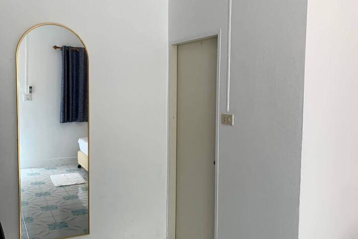 Room 49 of 106