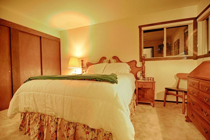 Room 6 of 11