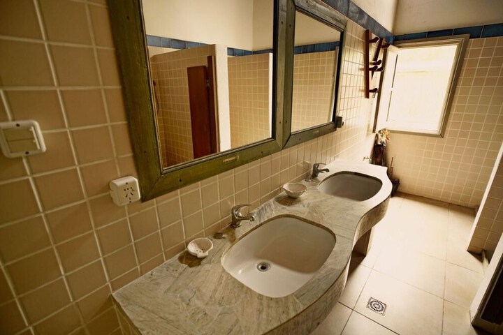 Room 8 of 49