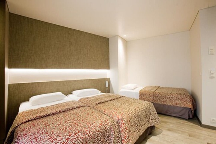 Room 7 of 33