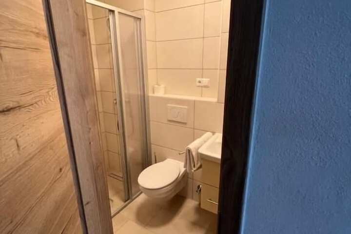 Room 7 of 13