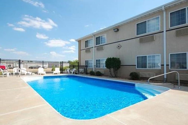 Pool 18 of 24