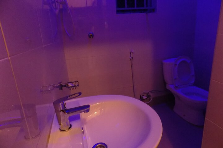 Room 9 of 15