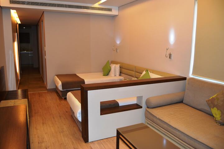 Room 53 of 128
