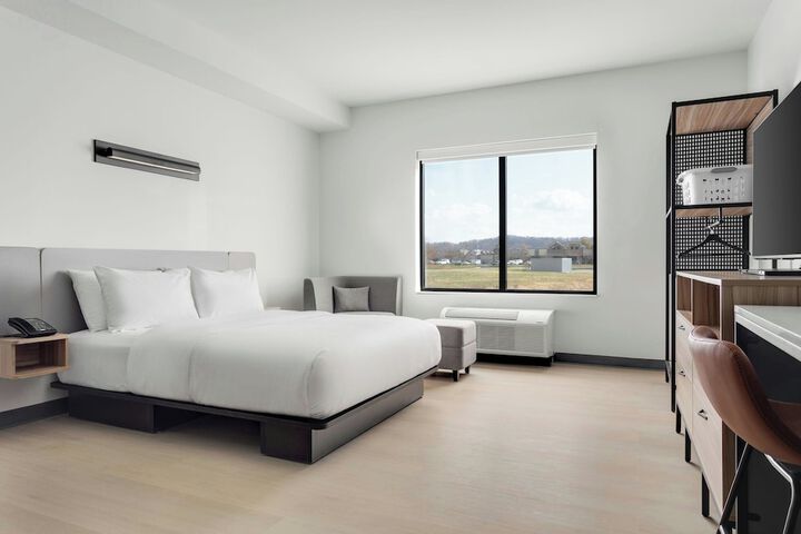 Room 13 of 40