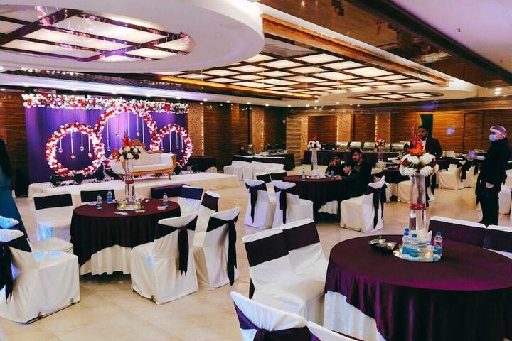 Ballroom/Hall 95 of 130