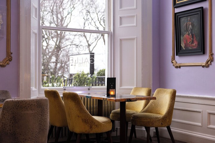 Lounge 61 of 70