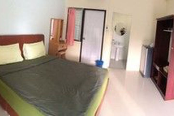 Room 9 of 26