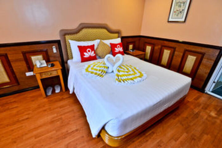 Room 15 of 23
