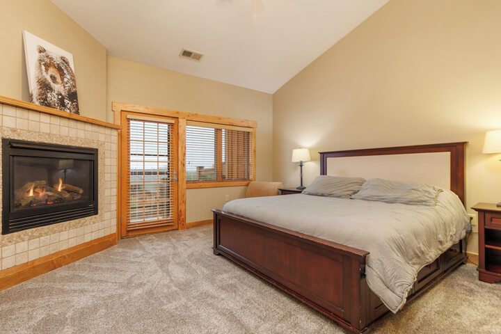1 Bedroom Mountain Deluxe Villa King Bed Sofa (60 of 108)