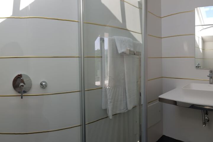 Room 27 of 57