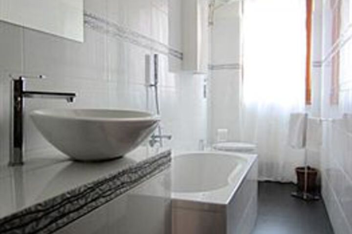Room 4 of 14