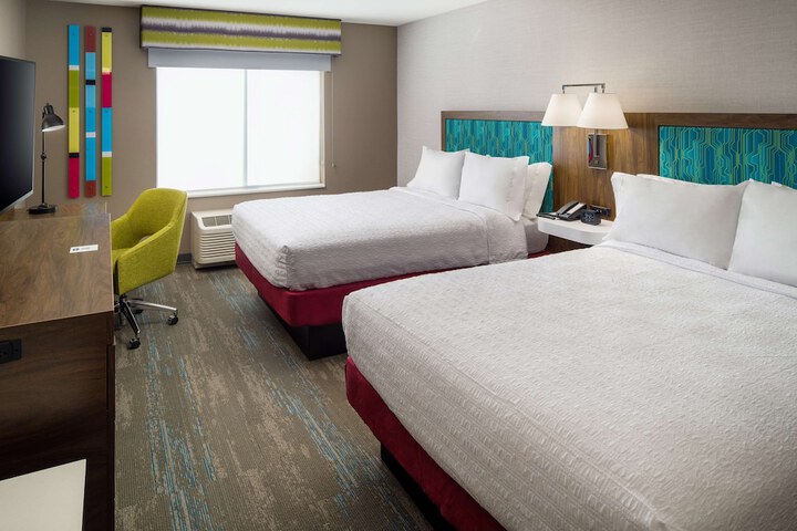 2 Queen Beds Hearing Accessible (3 of 5)