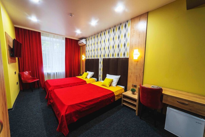 Room 10 of 65