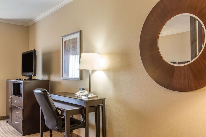 Room 16 of 37
