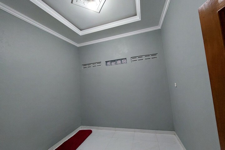 Room 12 of 17