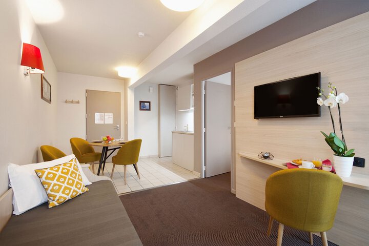 Room 27 of 41