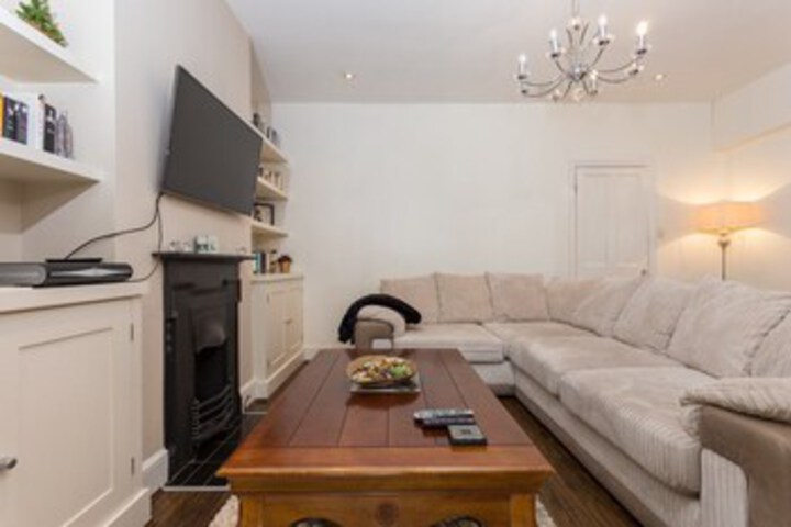 3 Bedroom House in Central Wimbledon