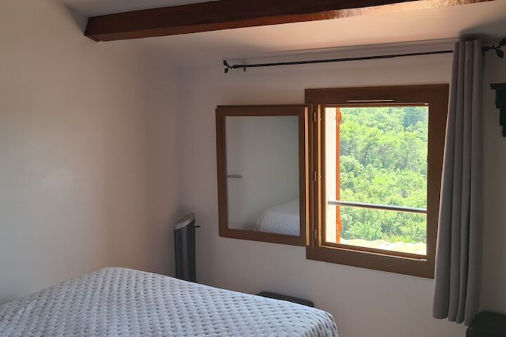 Room 12 of 111