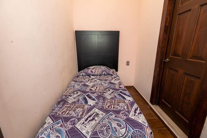 Room 6 of 7