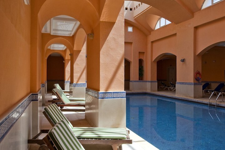 Pools & Facilities