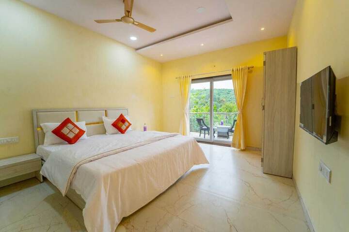 Breeze Mount Villa
