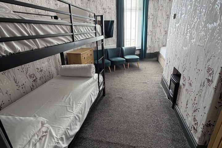 Room 43 of 114