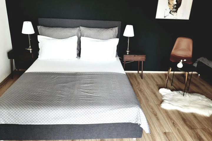 Room 2 of 16