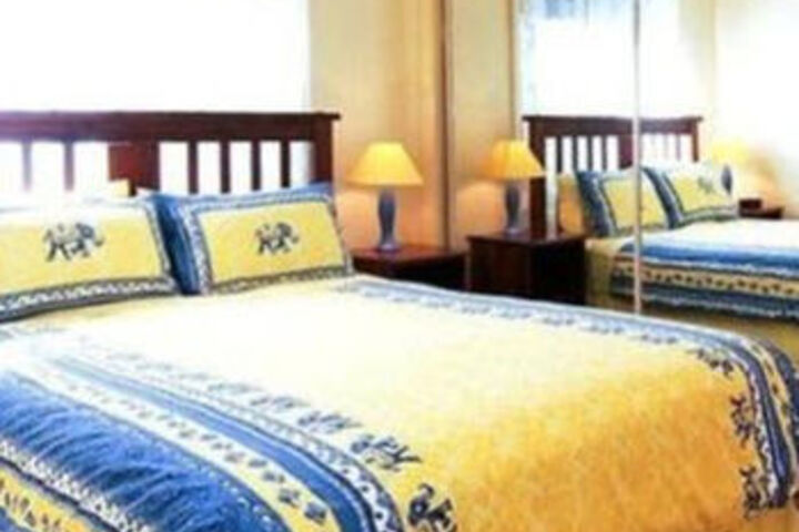 Room 3 of 8