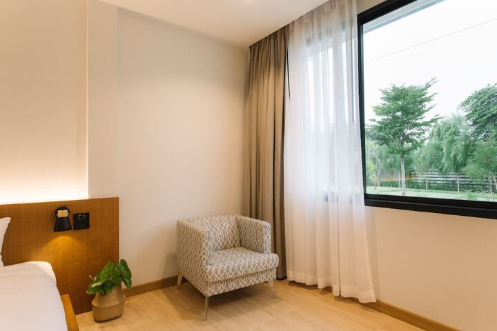 Room 44 of 103