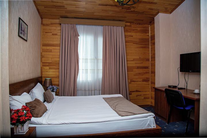 Room 15 of 42