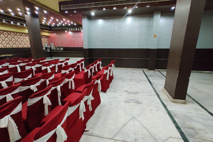 Ballroom/Hall 32 of 47