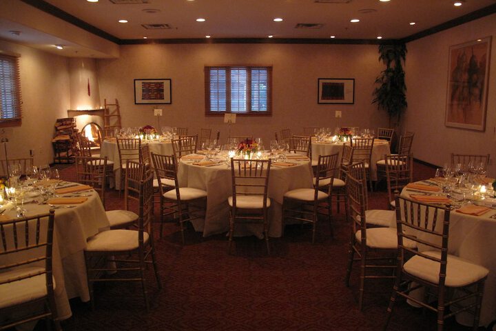 Ballroom/Hall 26 of 27