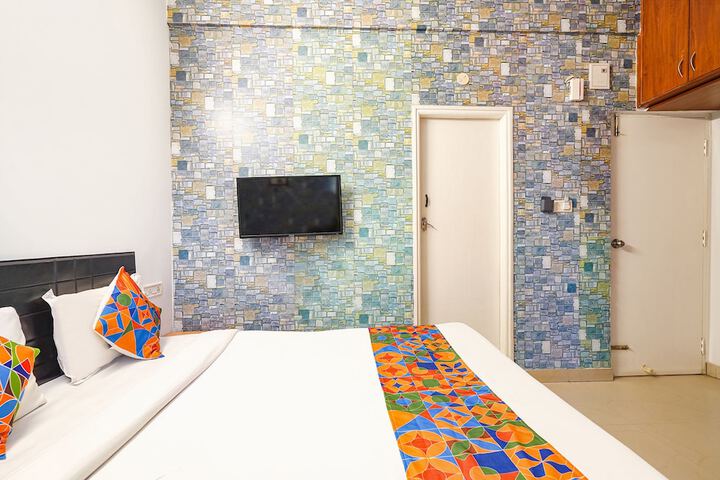 Room 17 of 27