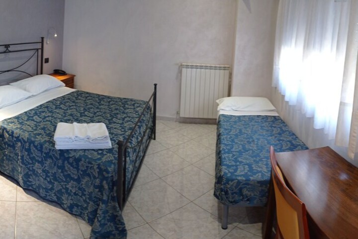Room 10 of 53