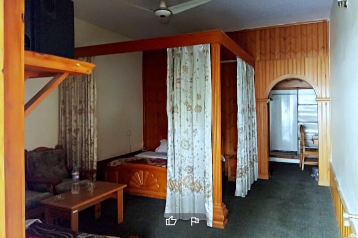 Room 21 of 27