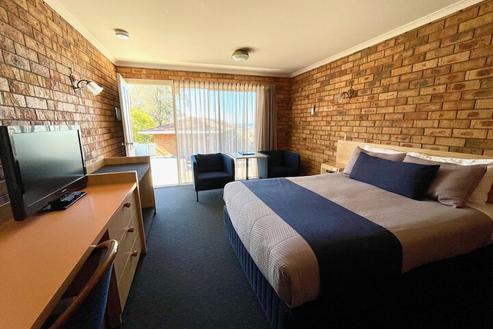 Room 10 of 26