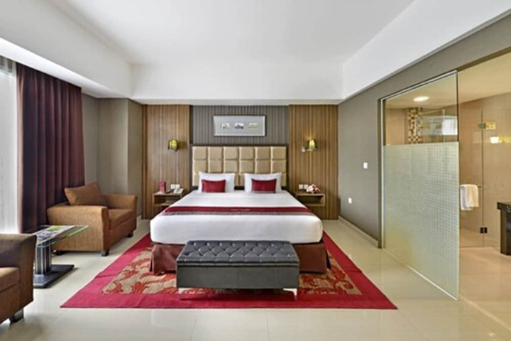Room 10 of 51