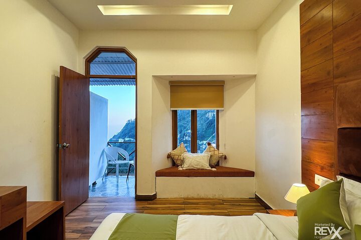 Room 6 of 68